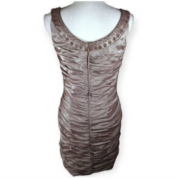 CACHET VINTAGE CHAMPAGNE PLEATED BEADED NECKLINE DRESS. SZ.8 EUC. - Picture 6 of 7